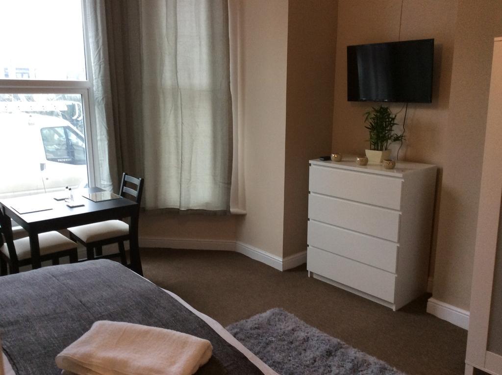 The Crescent Apartments Бридлінгтон Номер фото